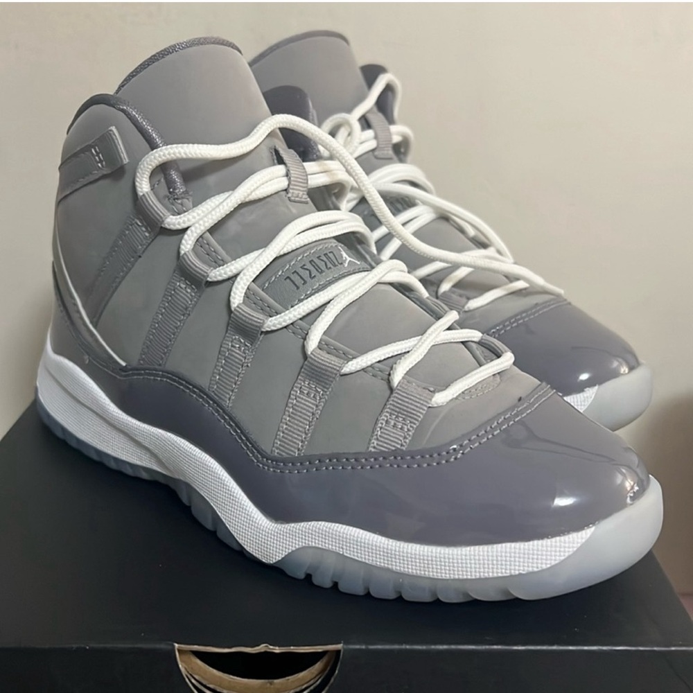 Jordan 11 cool grey kids size 3 new worn once